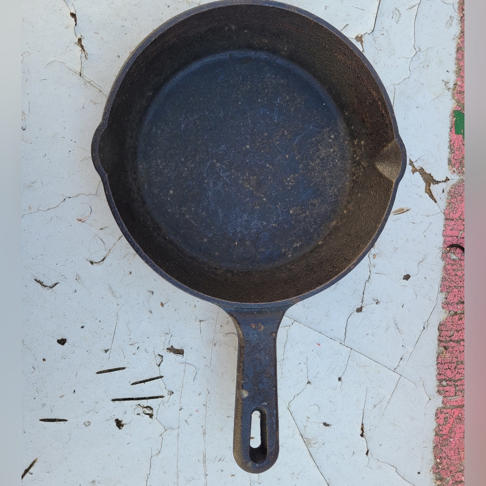 Typhoon cast iron 6inch frying pan / skillet.